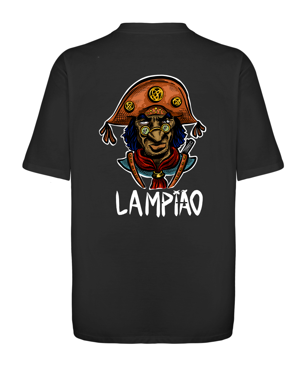 Camiseta oversized exclusiva com arte do Virgulino Lampião criada pelo artista Sober para Marginália.
