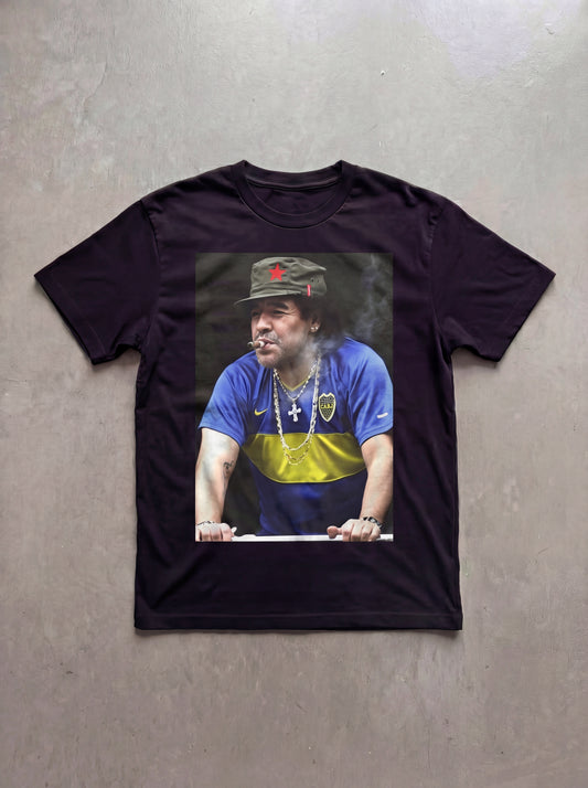 Camiseta preta 100% algodão com fotografia histórica do Maradona com o boné de Cuba